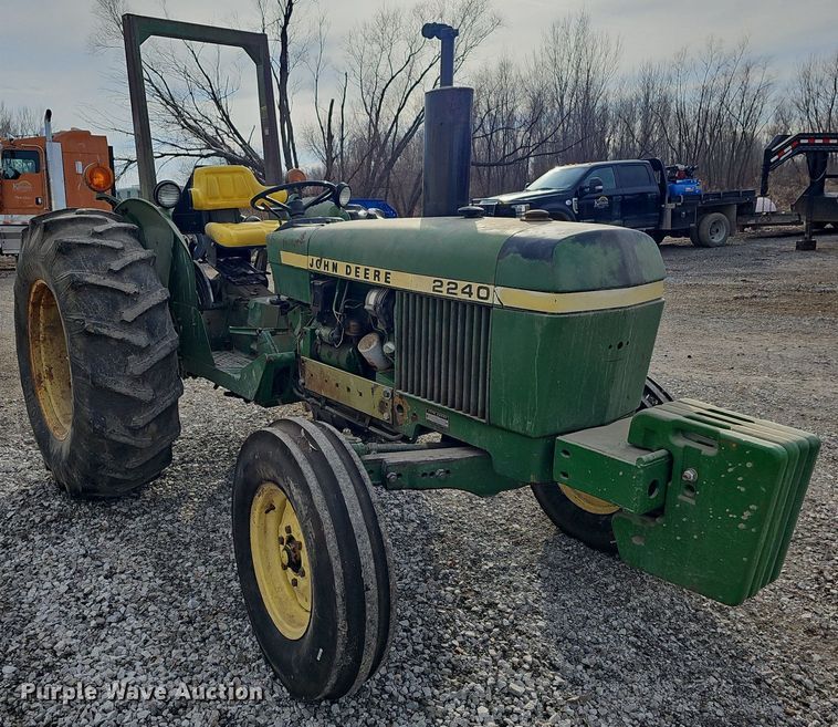 image for item DR5946 1978 John Deere 2240  tractor