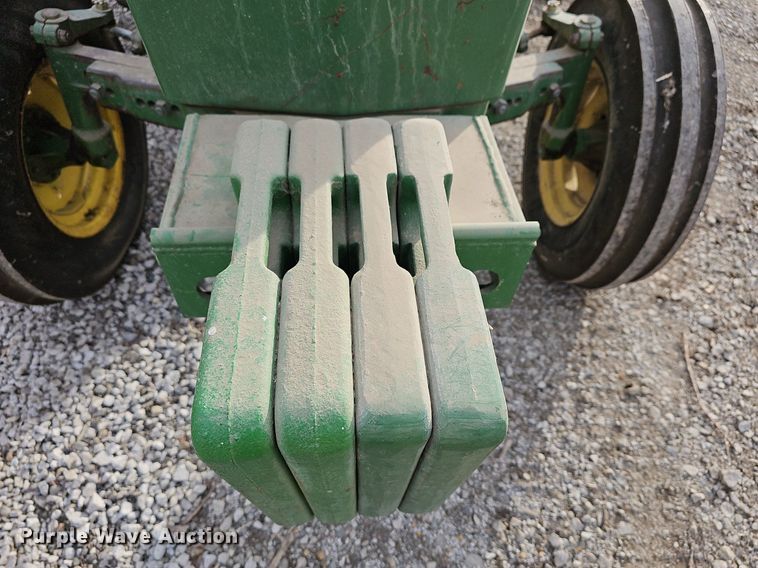 image for item DR5946 1978 John Deere 2240  tractor