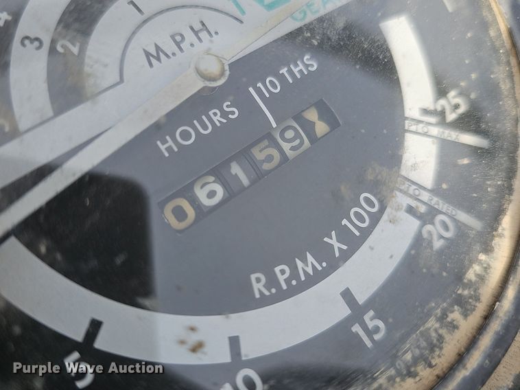 image for item DR5946 1978 John Deere 2240  tractor