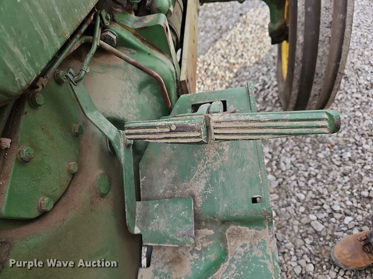 image for item DR5946 1978 John Deere 2240  tractor