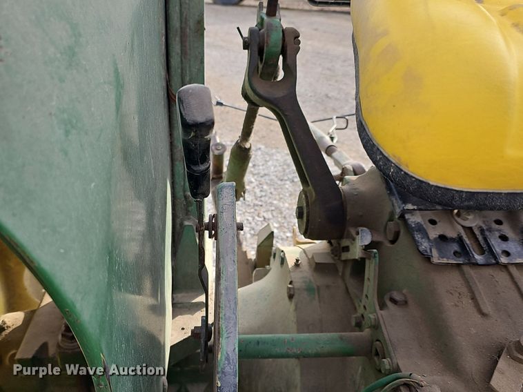 image for item DR5946 1978 John Deere 2240  tractor