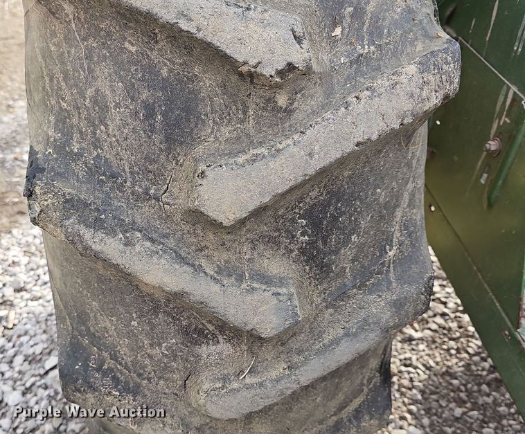 image for item DR5946 1978 John Deere 2240  tractor