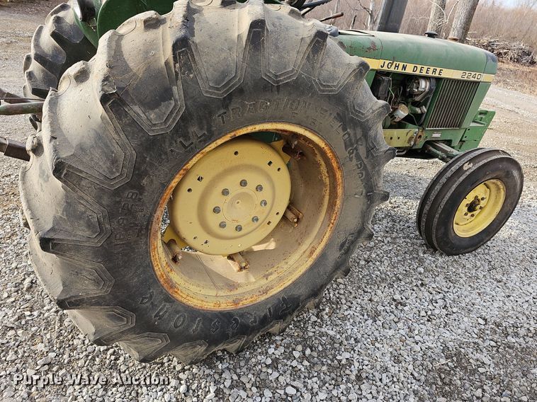 image for item DR5946 1978 John Deere 2240  tractor