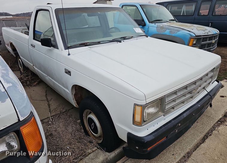 image for item DR5947 1987 Chevy S10  pickup truck