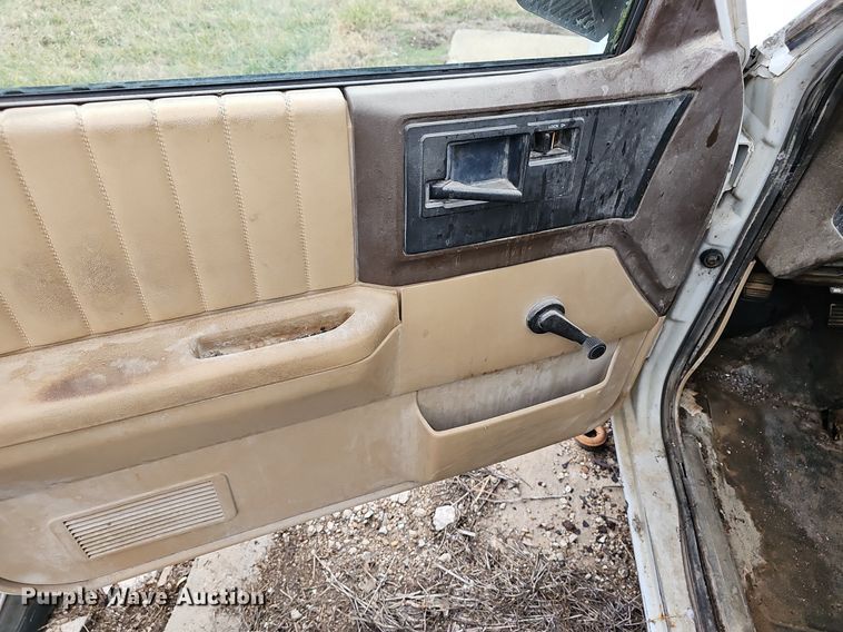 image for item DR5947 1987 Chevy S10  pickup truck