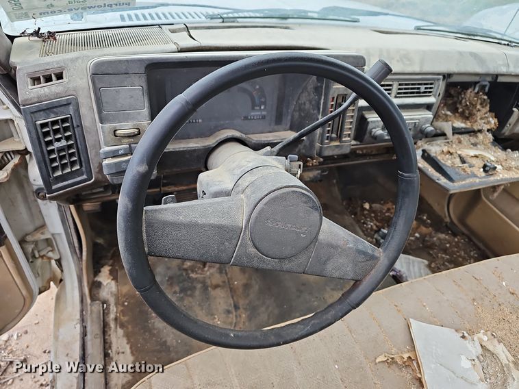 image for item DR5947 1987 Chevy S10  pickup truck