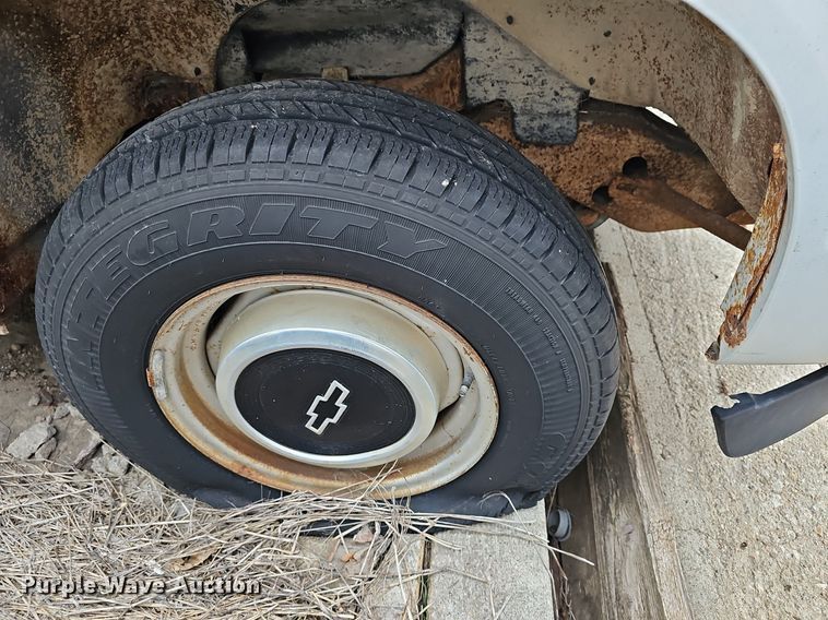 image for item DR5947 1987 Chevy S10  pickup truck