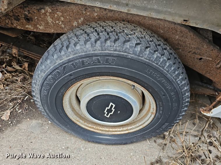 image for item DR5947 1987 Chevy S10  pickup truck