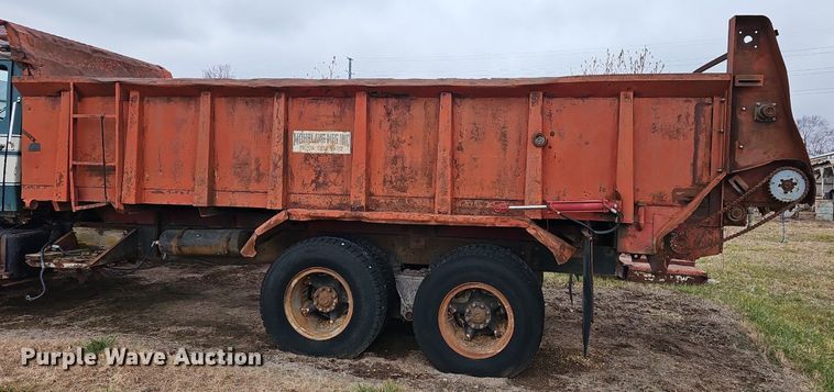 image for item DR5949 1973 Ford 8000  manure spreader truck