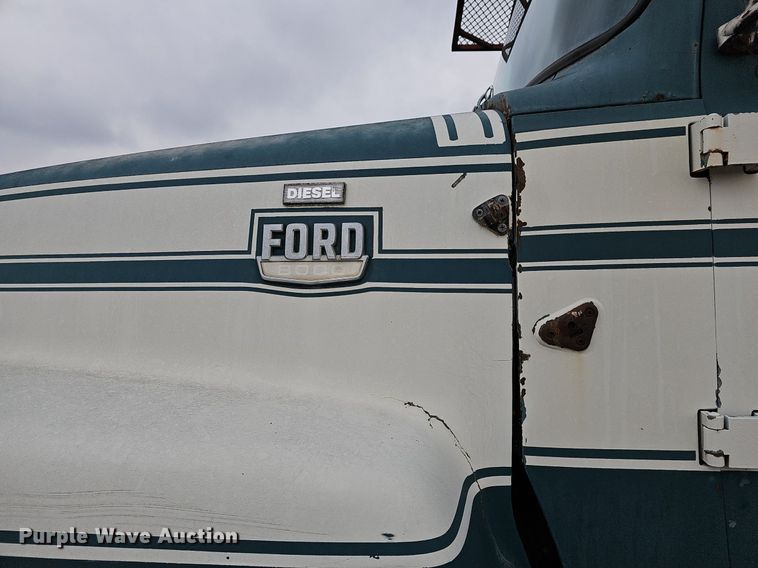 image for item DR5949 1973 Ford 8000  manure spreader truck