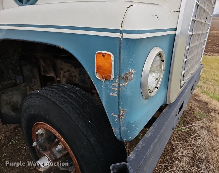 image for item DR5949 1973 Ford 8000  manure spreader truck