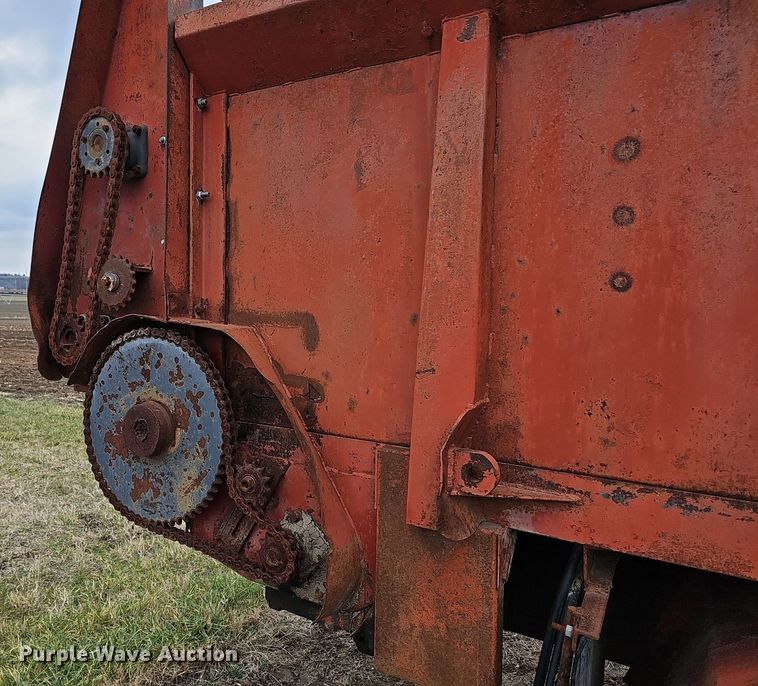 image for item DR5949 1973 Ford 8000  manure spreader truck