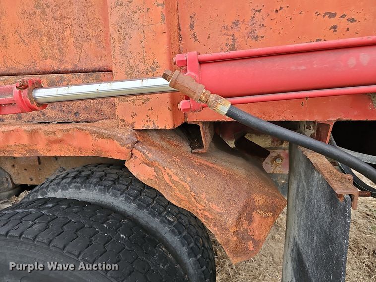 image for item DR5949 1973 Ford 8000  manure spreader truck