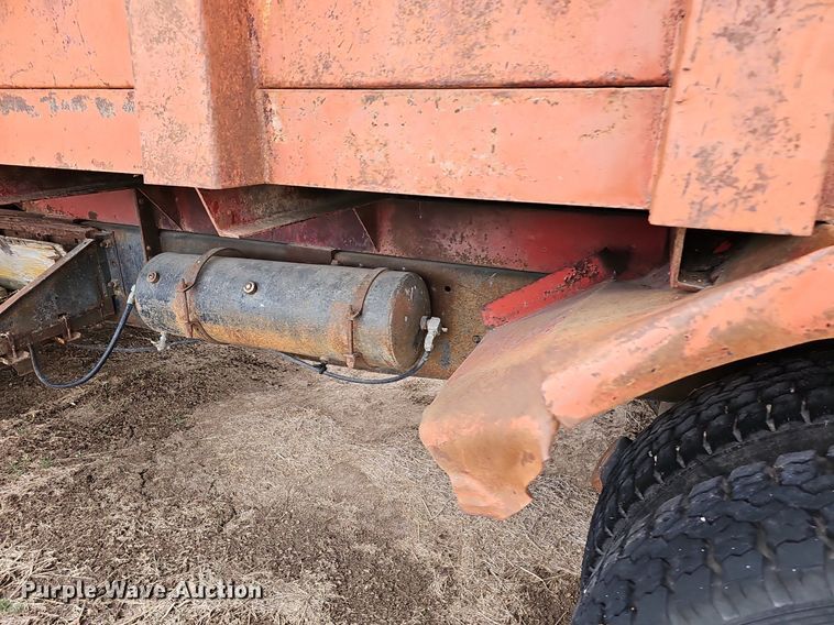 image for item DR5949 1973 Ford 8000  manure spreader truck