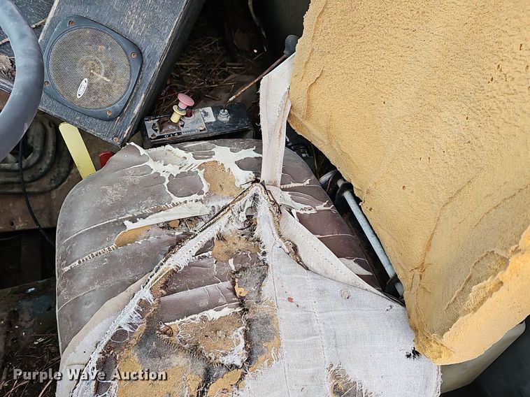 image for item DR5949 1973 Ford 8000  manure spreader truck