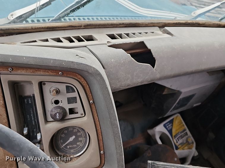 image for item DR5949 1973 Ford 8000  manure spreader truck