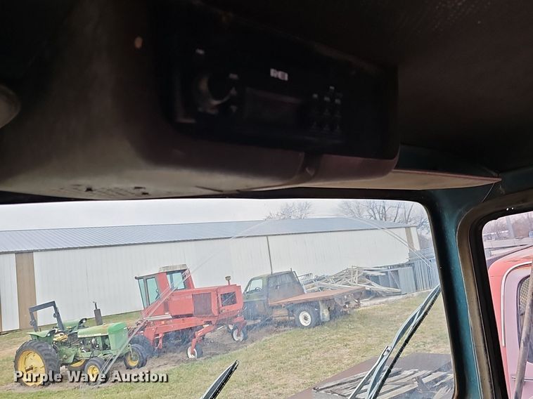 image for item DR5949 1973 Ford 8000  manure spreader truck