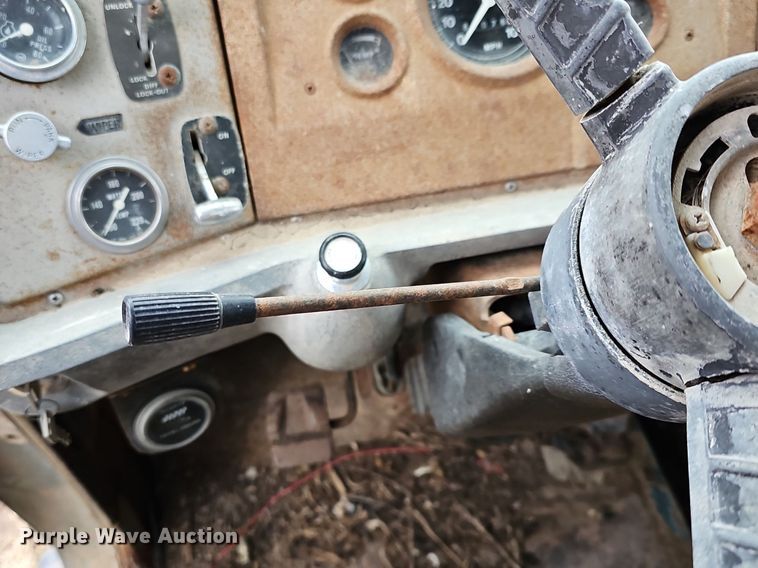 image for item DR5949 1973 Ford 8000  manure spreader truck