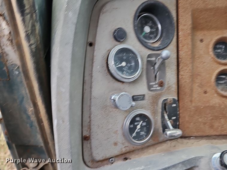 image for item DR5949 1973 Ford 8000  manure spreader truck