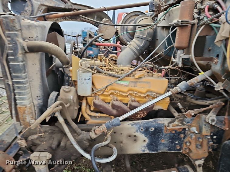 image for item DR5949 1973 Ford 8000  manure spreader truck