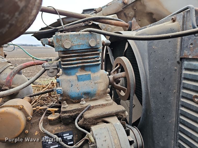 image for item DR5949 1973 Ford 8000  manure spreader truck