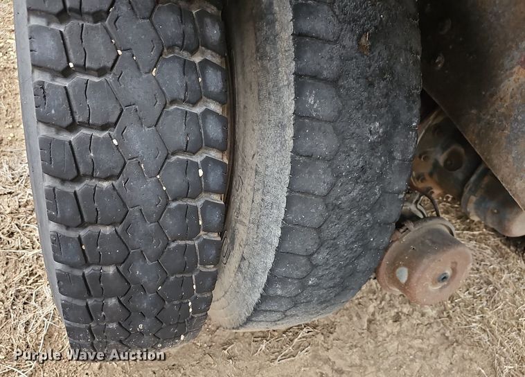 image for item DR5949 1973 Ford 8000  manure spreader truck