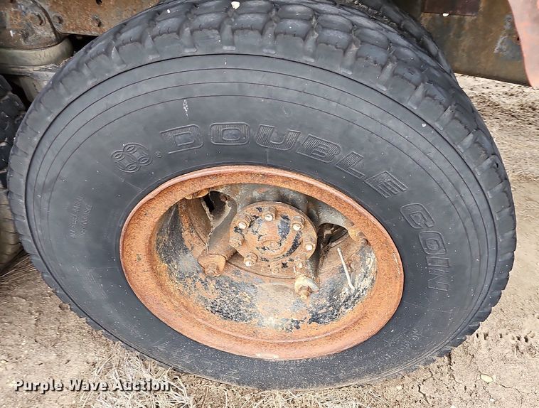 image for item DR5949 1973 Ford 8000  manure spreader truck