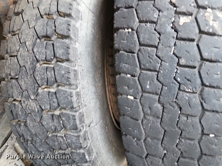 image for item DR5949 1973 Ford 8000  manure spreader truck