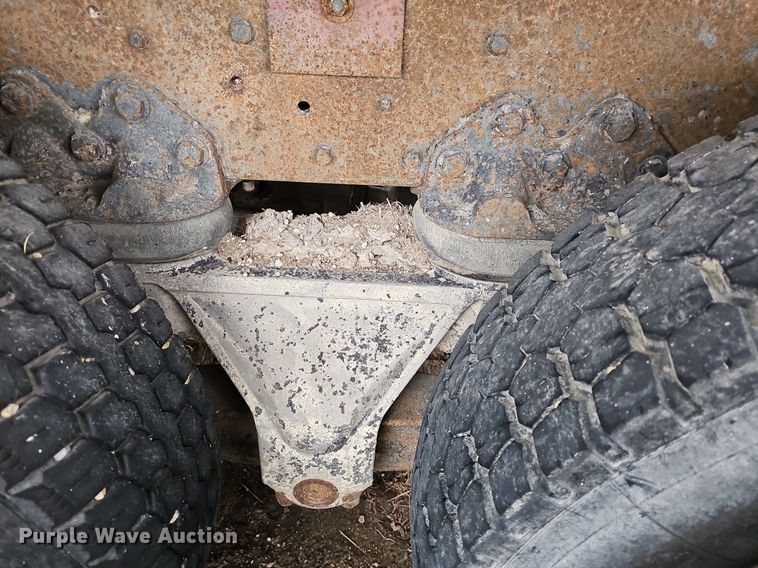 image for item DR5949 1973 Ford 8000  manure spreader truck