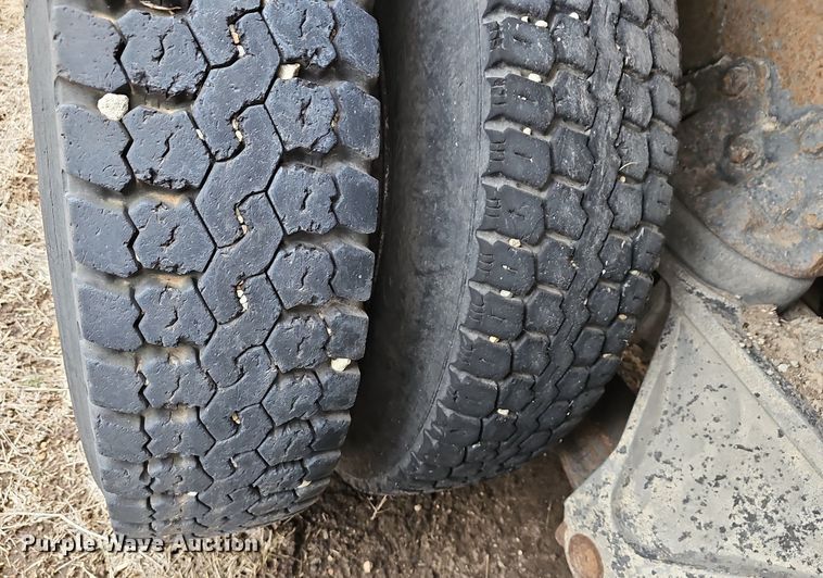 image for item DR5949 1973 Ford 8000  manure spreader truck