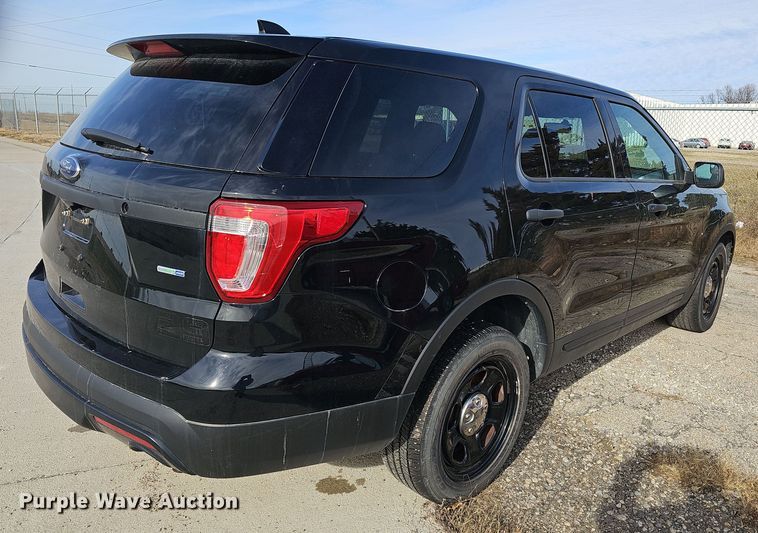 image for item DR5972 2017 Ford Explorer Police Interceptor  SUV