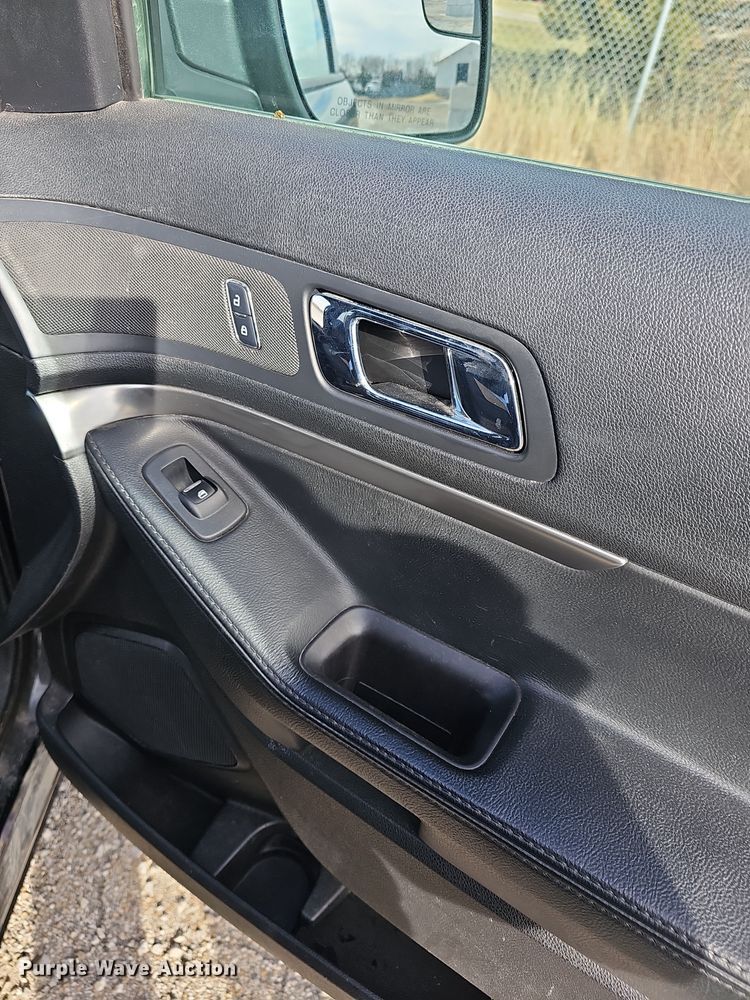 image for item DR5972 2017 Ford Explorer Police Interceptor  SUV