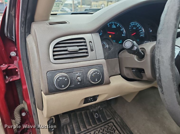 image for item DR5975 2013 Chevrolet Suburban  SUV