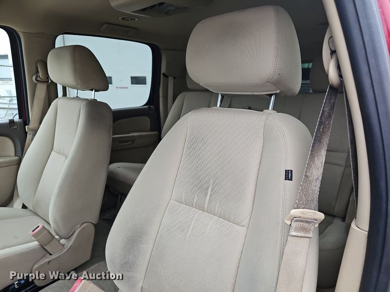 image for item DR5975 2013 Chevrolet Suburban  SUV