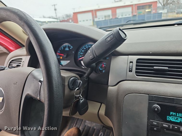 image for item DR5975 2013 Chevrolet Suburban  SUV