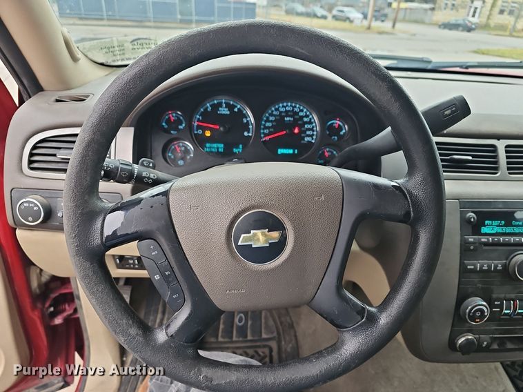 image for item DR5975 2013 Chevrolet Suburban  SUV