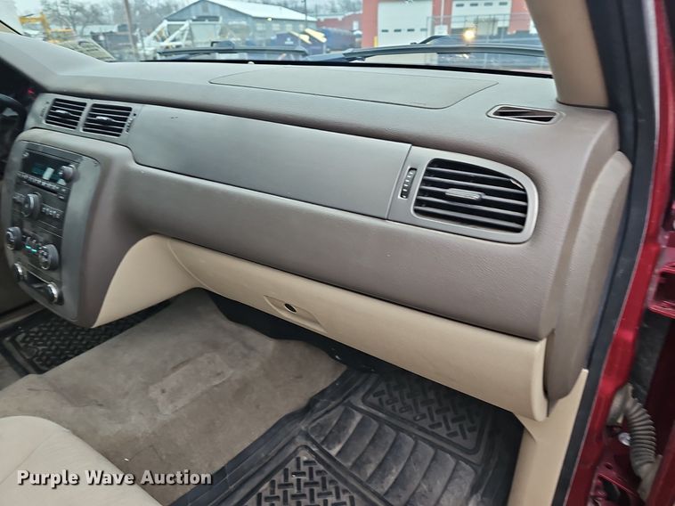 image for item DR5975 2013 Chevrolet Suburban  SUV