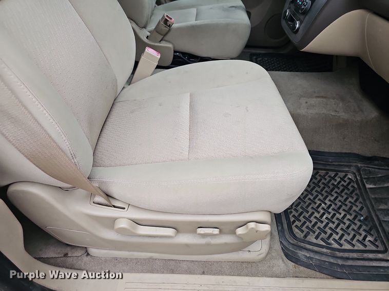 image for item DR5975 2013 Chevrolet Suburban  SUV