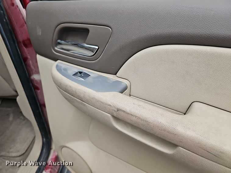 image for item DR5975 2013 Chevrolet Suburban  SUV