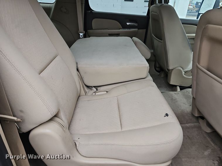 image for item DR5975 2013 Chevrolet Suburban  SUV