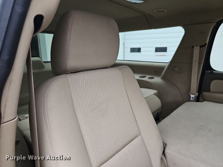 image for item DR5975 2013 Chevrolet Suburban  SUV