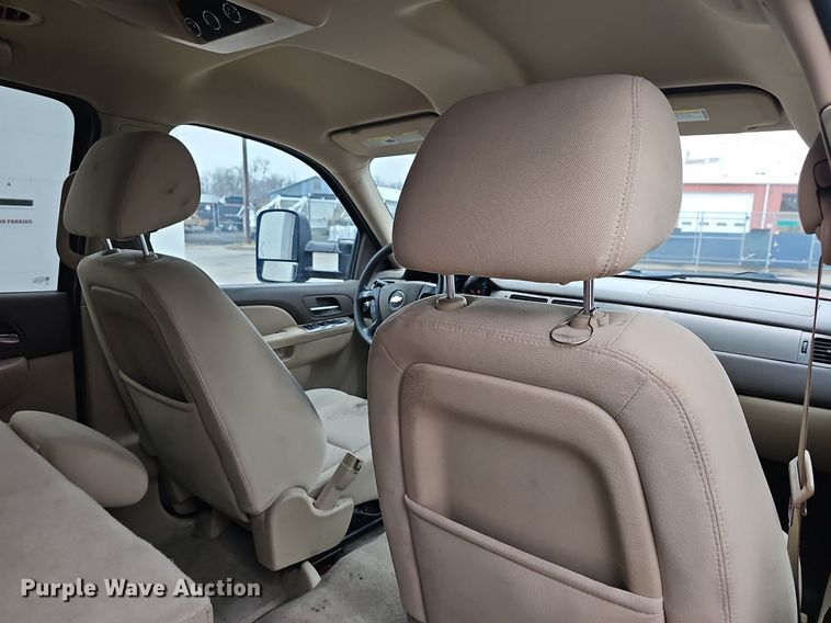 image for item DR5975 2013 Chevrolet Suburban  SUV