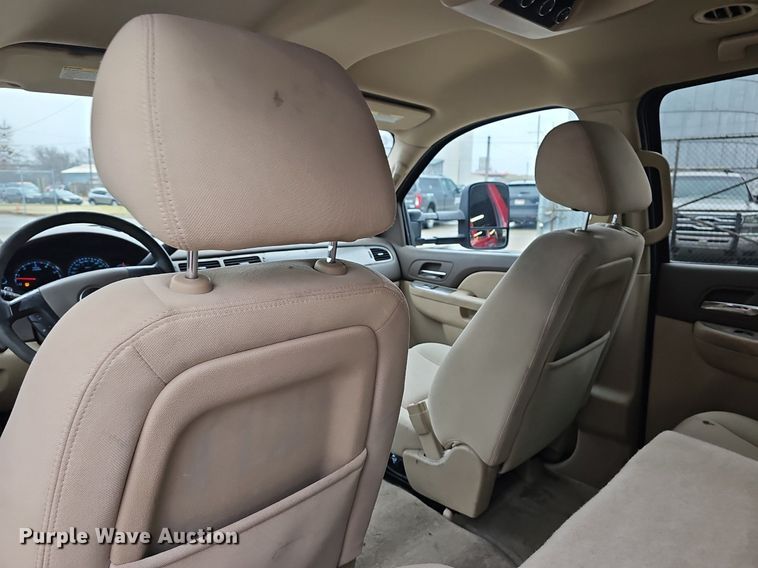 image for item DR5975 2013 Chevrolet Suburban  SUV