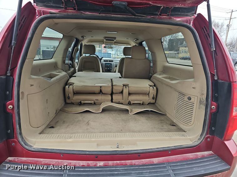 image for item DR5975 2013 Chevrolet Suburban  SUV