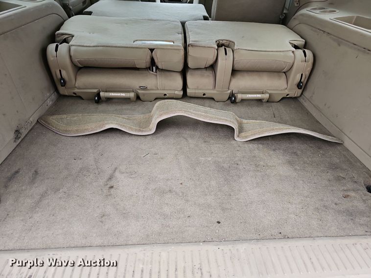 image for item DR5975 2013 Chevrolet Suburban  SUV