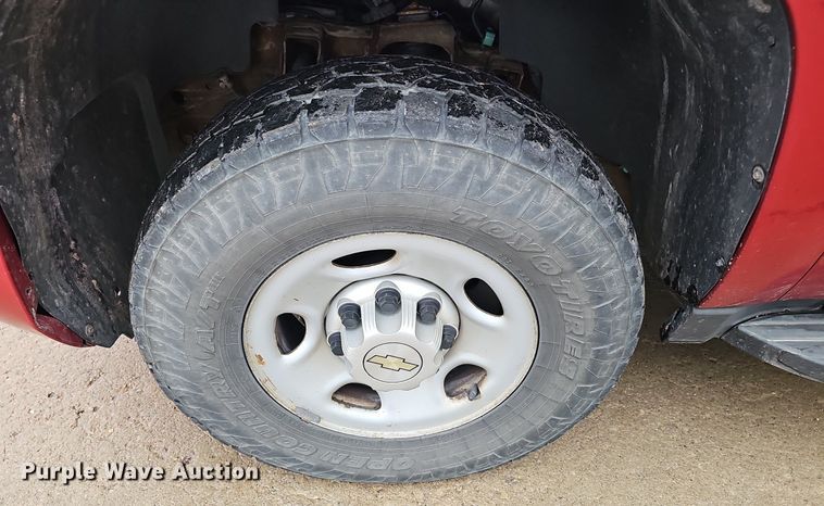 image for item DR5975 2013 Chevrolet Suburban  SUV