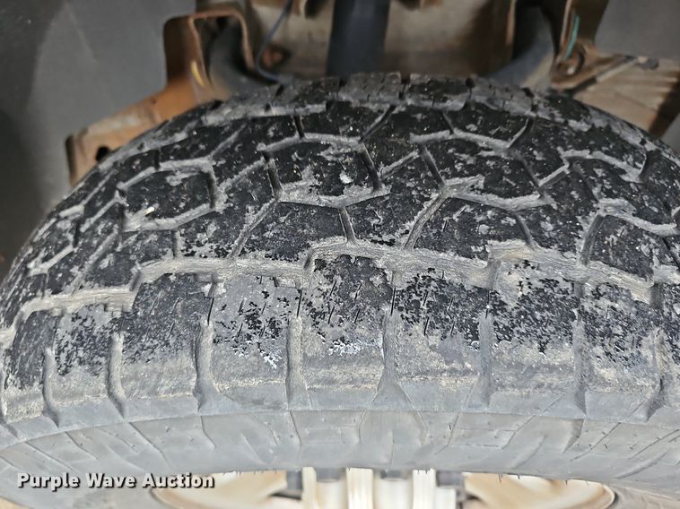 image for item DR5975 2013 Chevrolet Suburban  SUV