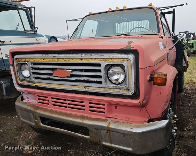 image for item DR5977 1976 Chevrolet C65  flatbed truck