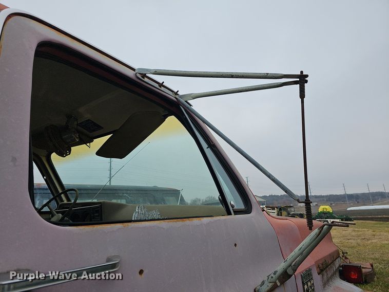 image for item DR5977 1976 Chevrolet C65  flatbed truck