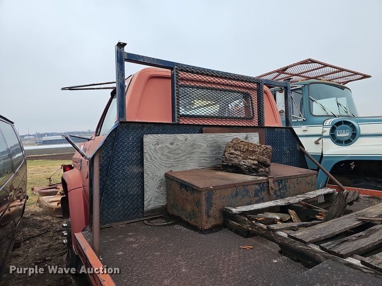 image for item DR5977 1976 Chevrolet C65  flatbed truck